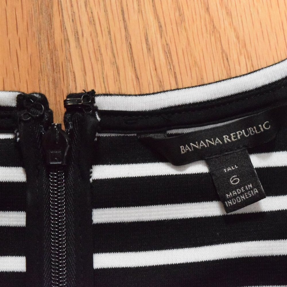 Banana Republic Striped Ponte Dress in Women's Size 6T - Picture 7 of 15